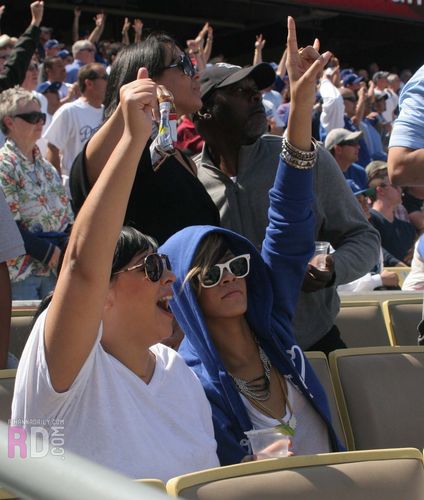  rihanna shows up to support LA Dodgers - April 13, 2010