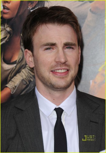 Chris Evans Brings 'The Losers' to L.A.