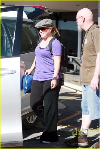 Kelly Clarkson: Purple in Perth!