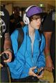 Candids > 2010 > April 27th - Auckland Airport In New Zealand - justin-bieber photo