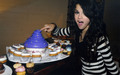 Selena Gomez Loves Cupcakes!! - cupcakes photo