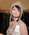 Selena Gomez shopping - selena-gomez photo