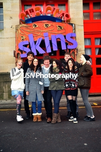  Skins Cast foto-foto