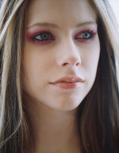  Avril Lavigne Under My Skin