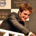 Old/New Fan Pictures of Robert Patiinson in Japan  - robert-pattinson photo