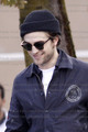 Rob Spotted Having Lunch Today in Vancouver - twilight-series photo