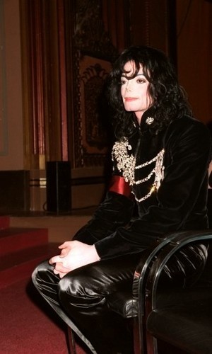  Michael is so sweet inoccent cute adorable sexy everything :D We 愛 あなた