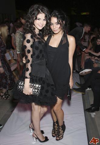  Selena with Vanessa Hudgens