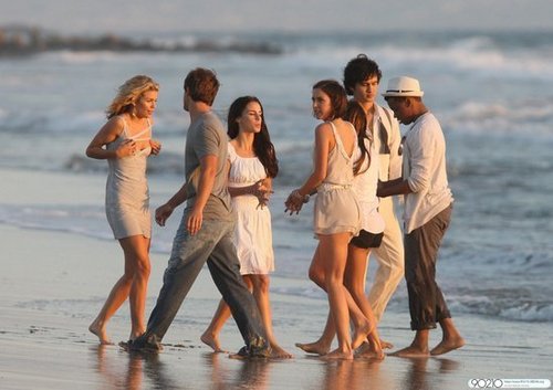  The cast of 90210 poses for a تصویر shoot in Manhattan ساحل سمندر, بیچ
