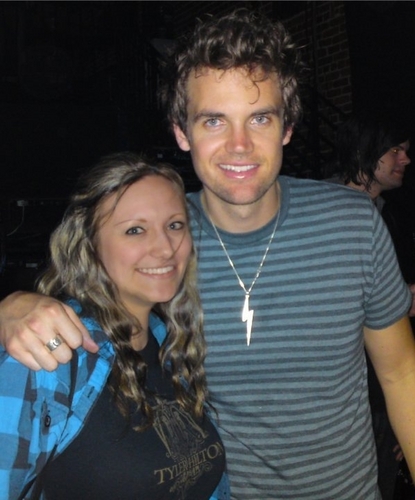  tyler hilton with fans spring tour 2010