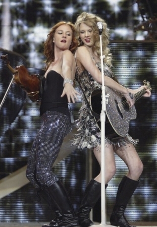  FEARLESS 2010 Tour -Moline IL