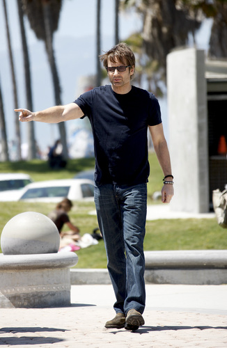 07/05/2010 - David and Evan filming Cali at Venice Beach [HQ]