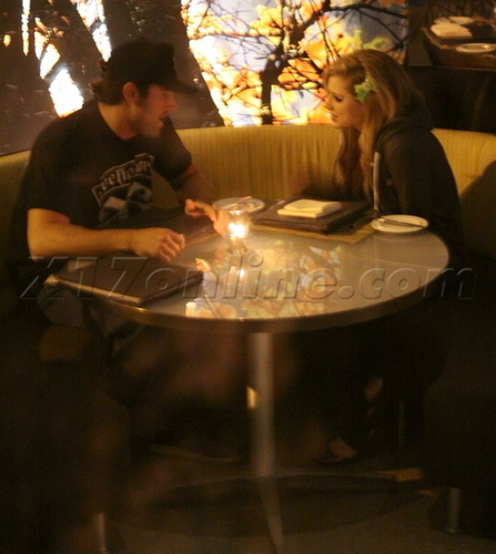  Avril and Brody at a restaurant