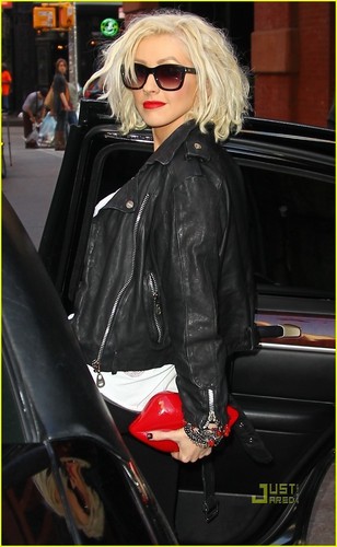  Christina Aguilera: Leather and Louboutins!