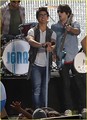 The Jonas Brothers: Pacific Palisades Playful - the-jonas-brothers photo