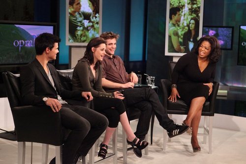  another pic of the twilight cast on oprah