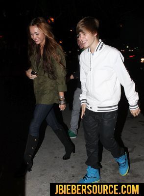  Justin and Miley dinning n Ari-ya at Beverly Hills centre