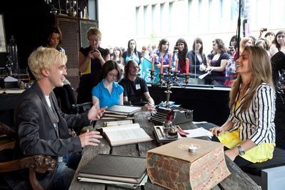 Appearances > 2009 > Promoting HBP at MTV Canada - Signing