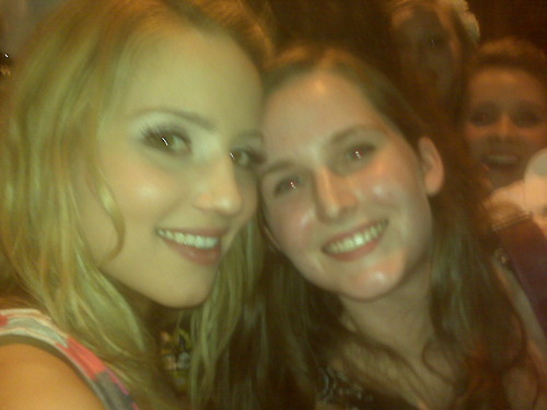  Dianna with a fan<3