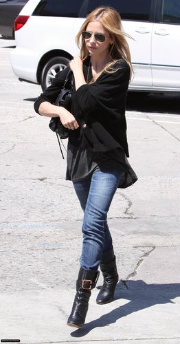 Sarah Out in Beverly Hills - May 10
