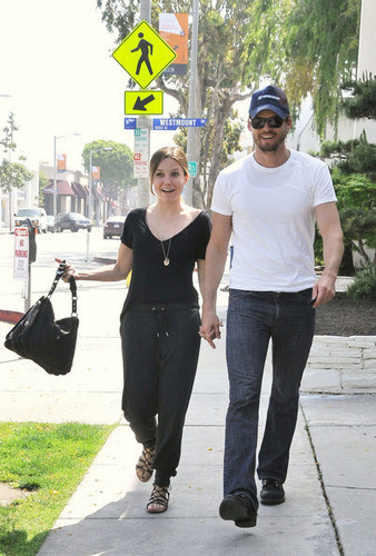  Sophia গুল্ম and Austin Nichols Get Lunch in West Hollywood (April 26th)