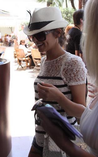  Cheryl Cole arriving back in Cannes (May 21)