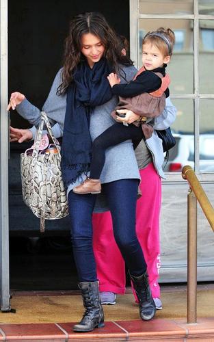  Jessica & Honor out in Brentwood