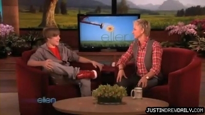  Televisyen Appearences > Interviews/Performances > 2010 > The Ellen tunjuk (17th May 2010)