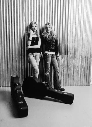  Aly and AJ <3
