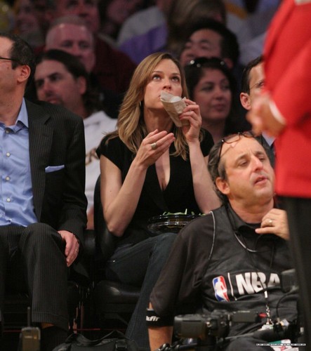  Hilary Swank: Lakers Game with John Campisi!
