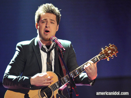  Lee DeWyze canto "You're Still The One"