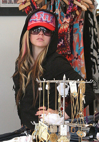  Avril wearing Abbey Dawn clothes <3