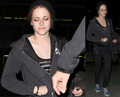 Kristen leaving for Australia [May 28] - robert-pattinson-and-kristen-stewart photo