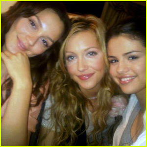 Leighton on set with Monte Carlo co-stars Katie Cassidy and Selena Gomez