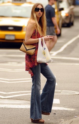  Whitney Out Running Errands In New York (28/5/2010)