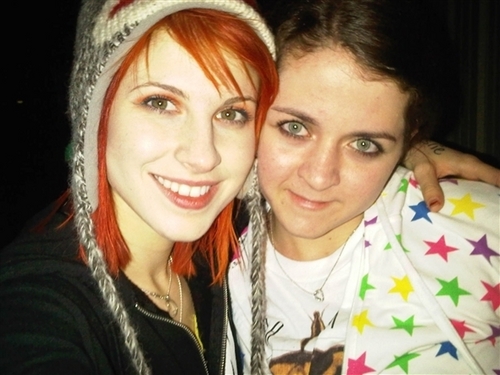  hayley with a پرستار