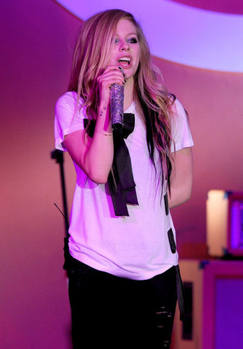  Avril Lavigne~