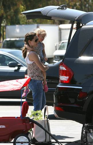  Jen took viola And Seraphina To The Farmer’s Market!