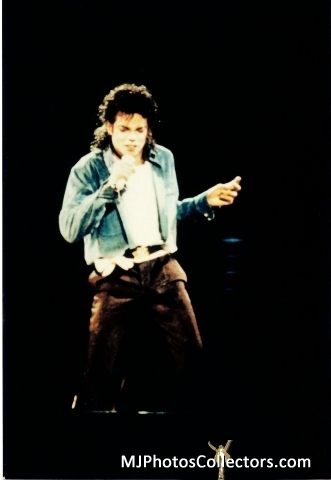  MICHAEL - ON STAGE