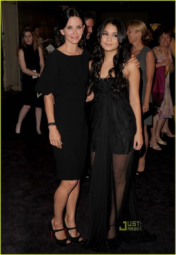  Vanessa & Courteney @2010 Crystal + Lucy Awards A New Era