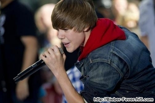  Justin Bieber Performs On NBC's "Today"