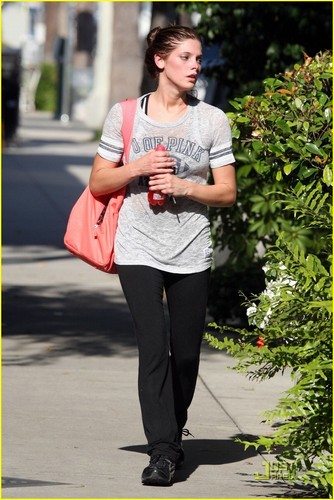  Ashley Greene in LA