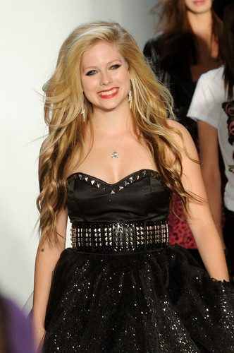  Avril Lavigne<33