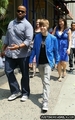 Candids > 2010 > At Florist in New York (3rd June, 2010) - justin-bieber photo