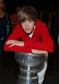 Candids > 2010 > June 4th - Justin Bieber Meets The Stanley Cup - justin-bieber photo