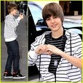 Justin being cute!and hott! - justin-bieber photo