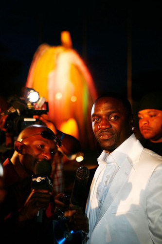  * GOLDEN cœur, coeur Akon *