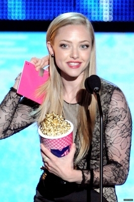  Amanda@the MTV Movie Awards - tunjuk