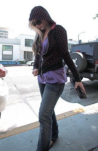  Avril Lavigne out in Hollywood~