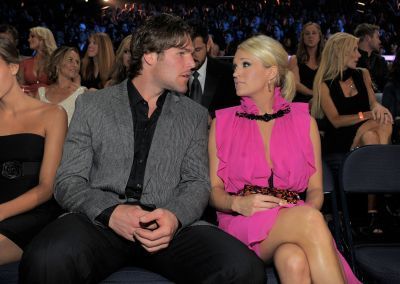Carrie @ 2010 CMT Music Awards Backstage&Audience